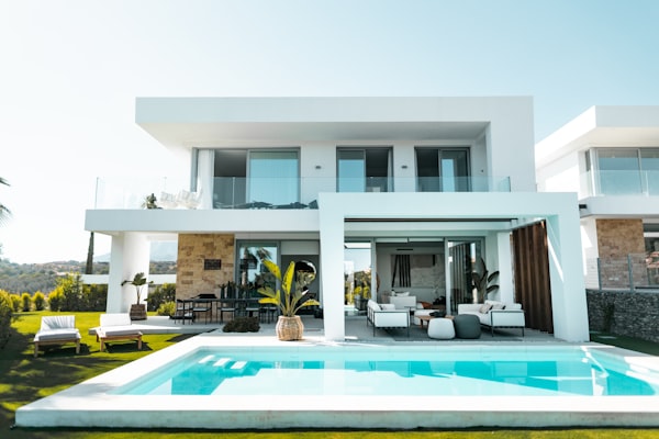 Luxury Rental Villa with Lift in Al Yasmin